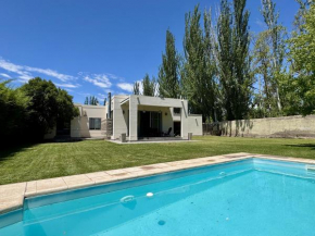 Casa Olivia en Chacras de Coria!
